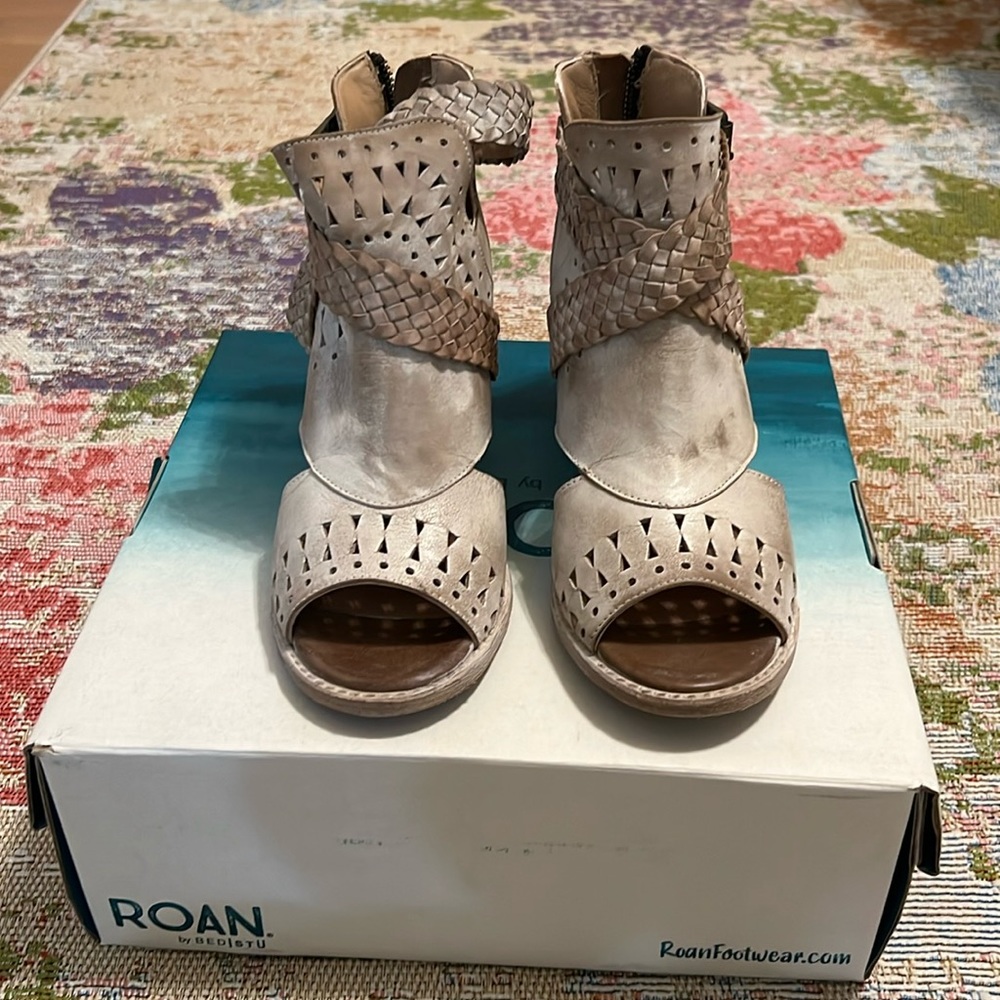 Roan by bed Stu open toe bootie sandal